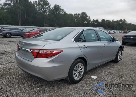 2016 Toyota Camry Le z USA, uszkodzony, nr VIN 4T4BF1FK0GR563799
